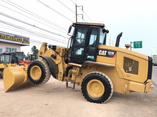 ขายรถตักล้อยาง CAT 924K ปี 2014 นำเข้าเองจากญี่ปุ่น สภาพสวยพร้อมใช้งาน มีVDOการทำงานครับ
