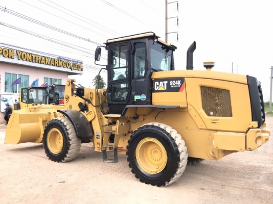 ขายรถตักล้อยาง CAT 924K ปี 2014 นำเข้าเองจากญี่ปุ่น สภาพสวยพร้อมใช้งาน มีVDOการทำงานครับ