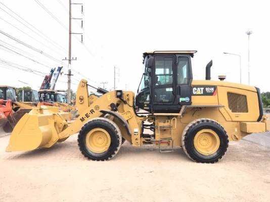 ขายรถตักล้อยาง CAT 924K ปี 2014 นำเข้าเองจากญี่ปุ่น สภาพสวยพร้อมใช้งาน มีVDOการทำงานครับ