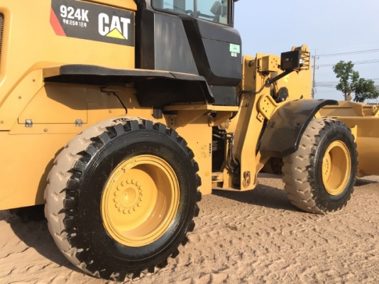 ขายรถตักล้อยาง CAT 924K ปี 2014 นำเข้าเองจากญี่ปุ่น สภาพสวยพร้อมใช้งาน มีVDOการทำงานครับ