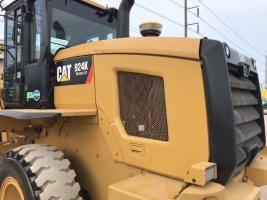 ขายรถตักล้อยาง CAT 924K ปี 2014 นำเข้าเองจากญี่ปุ่น สภาพสวยพร้อมใช้งาน มีVDOการทำงานครับ