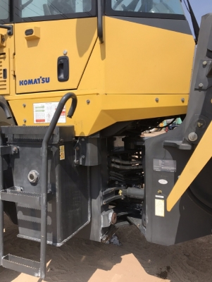 ขายรถตักล้อยาง KOMATSU WA200-5 (6,xxx ชั่วโมง) นำเข้าเองจากญี่ปุ่น สภาพสวยพร้อมใช้ มีVDOการทำงานครับ