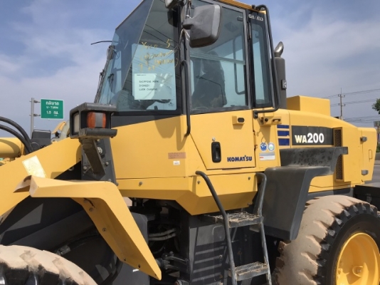 ขายรถตักล้อยาง KOMATSU WA200-5 (6,xxx ชั่วโมง) นำเข้าเองจากญี่ปุ่น สภาพสวยพร้อมใช้ มีVDOการทำงานครับ