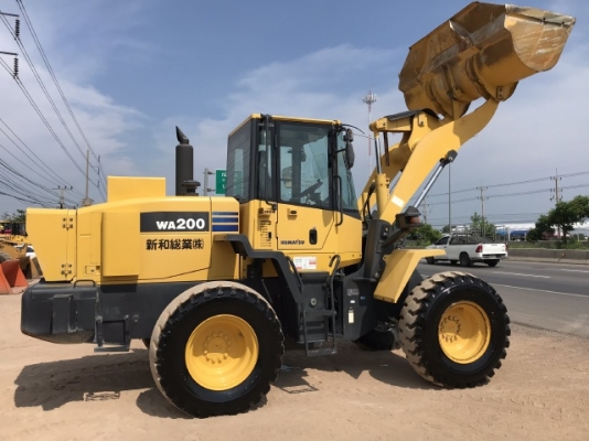 ขายรถตักล้อยาง KOMATSU WA200-5 (6,xxx ชั่วโมง) นำเข้าเองจากญี่ปุ่น สภาพสวยพร้อมใช้ มีVDOการทำงานครับ