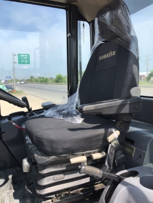 ขายรถตักล้อยาง KOMATSU WA200-5 (6,xxx ชั่วโมง) นำเข้าเองจากญี่ปุ่น สภาพสวยพร้อมใช้ มีVDOการทำงานครับ
