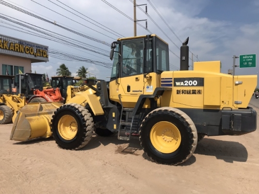 ขายรถตักล้อยาง KOMATSU WA200-5 (6,xxx ชั่วโมง) นำเข้าเองจากญี่ปุ่น สภาพสวยพร้อมใช้ มีVDOการทำงานครับ