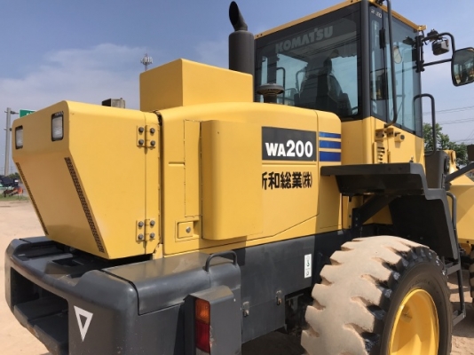 ขายรถตักล้อยาง KOMATSU WA200-5 (6,xxx ชั่วโมง) นำเข้าเองจากญี่ปุ่น สภาพสวยพร้อมใช้ มีVDOการทำงานครับ