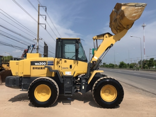 ขายรถตักล้อยาง KOMATSU WA200-5 (6,xxx ชั่วโมง) นำเข้าเองจากญี่ปุ่น สภาพสวยพร้อมใช้ มีVDOการทำงานครับ