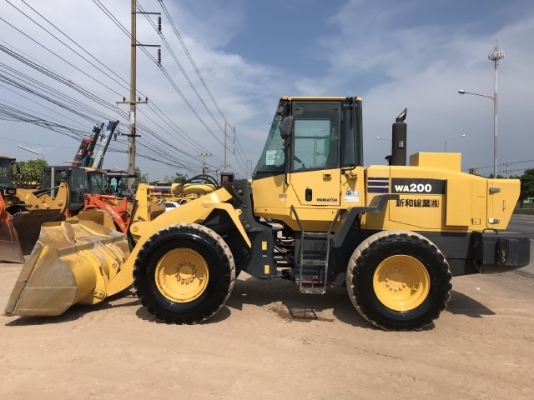 ขายรถตักล้อยาง KOMATSU WA200-5 (6,xxx ชั่วโมง) นำเข้าเองจากญี่ปุ่น สภาพสวยพร้อมใช้ มีVDOการทำงานครับ