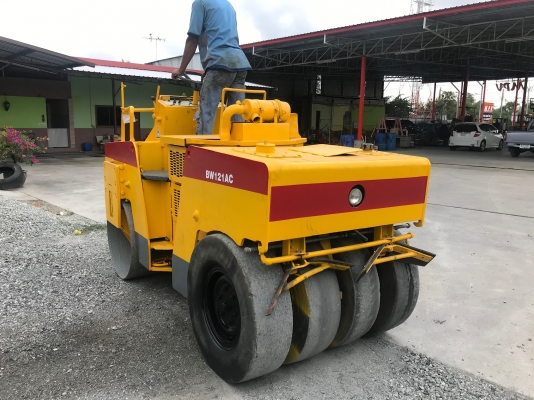 ขายรถบด4ตันBOMAGรุ่นBW121AC นำเข้าญี่ปุ่นเอวอ่อนขับ2เพลาเครื่องมิตซู3สูบสภาพดีพร้อมใช้งาน มีให้เลือกหลายคันหลายขนาด 0818302909จิรโรจน์Line: @J555