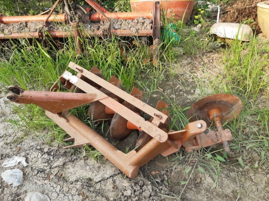 ผานพรวนตราช้าง4ใบสภาพสวยใบดีโครงสวยพร้อมใช้เลยคับ ผานพรวนตราช้าง4ใบสภาพสวยใบดีโครงสวยพร้อมใช้เลยคับ