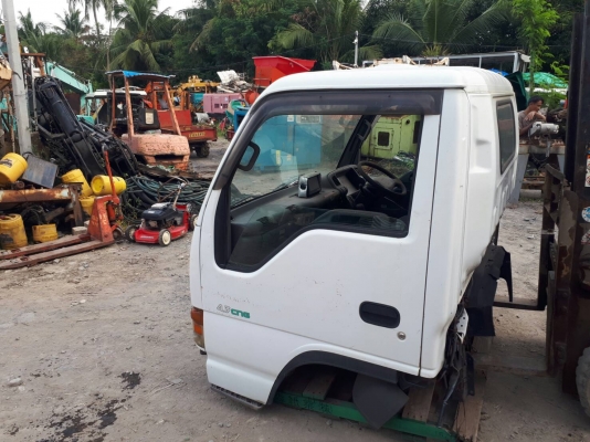 ขาย หัวเก๋ง รถบรรทุก ISUZU NPR สภาพสวย เก่าญี่ปุ่น มีกระจังหน้า สายเกียร์ กันชน กุญแจ ไม่มีกระจกมองข้างมา