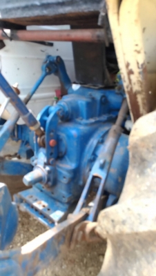 ขายรถไถ FORD 6600 มีเทอโบ เล่มทะเบียนพร้อม ตามสภาพราคา 350000 โทร 0882807608