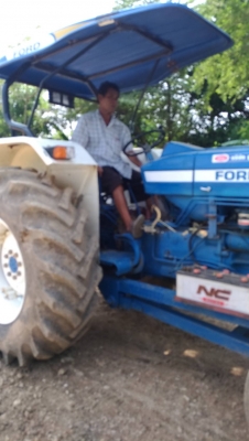 ขายรถไถ FORD 6600 มีเทอโบ เล่มทะเบียนพร้อม ตามสภาพราคา 350000 โทร 0882807608