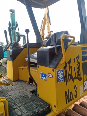 ขายจ้า. KOMATSU D20P-7E. เก่านอกแท้ สภาพสวย พร้อมใช้ โทร 089-3818694 จ๊อย ขายจ้า. KOMATSU D20P-7E. เก่านอกแท้ สภาพสวย พร้อมใช้ โทร 089-3818694 จ๊อย