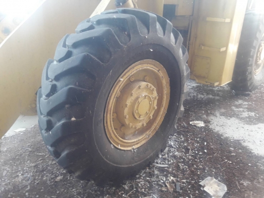 รถตักล้อยาง รถตักล้อยาง