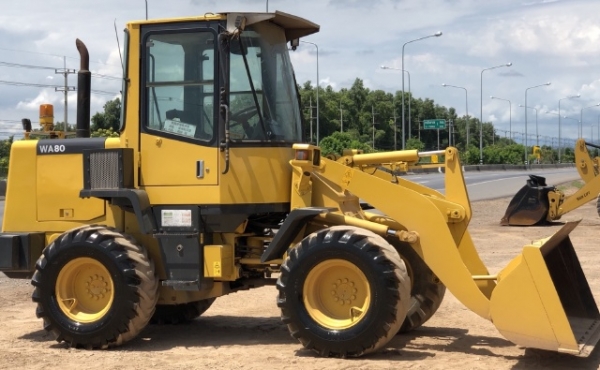 ขายรถตักล้อยาง KOMATSU WA80-3 นำเข้าเองจากญี่ปุ่น สภาพสวยพร้อม มีVDOการทำงานครับ