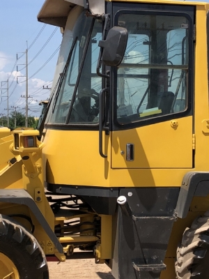 ขายรถตักล้อยาง KOMATSU WA80-3 นำเข้าเองจากญี่ปุ่น สภาพสวยพร้อม มีVDOการทำงานครับ