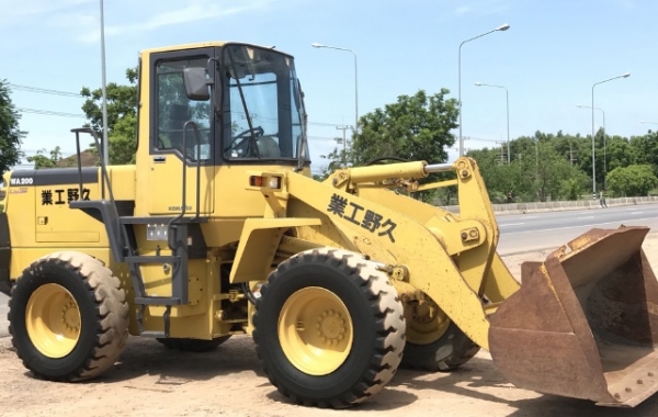 ขายรถตักล้อยาง KOMATSU WA200-3 รถนอกนำเข้าจากญี่ปุ่น สภาพสวยพร้อมใช้ มีVDOการทำงานครับ