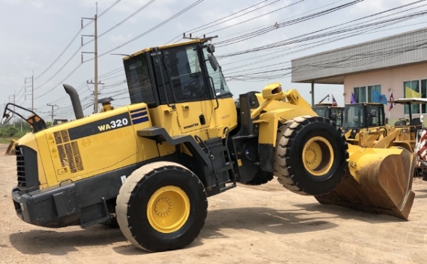 ขายรถตักล้อยาง KOMATSU WA320-6 รถนอกนำเข้าเองจากญี่ปุ่น สภาพสวยพร้อมใช้ มีVDOการทำงานครับ