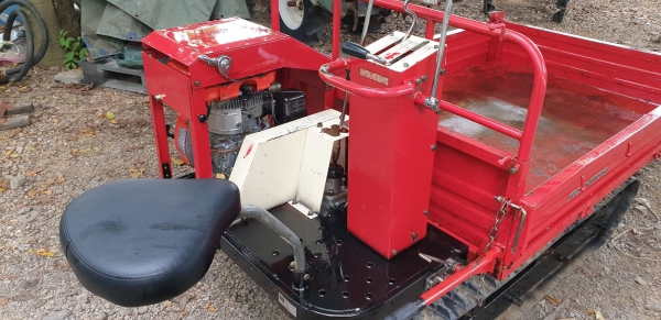 รถแทรคนั่งขับยกดั้มด้วยมือ รถแทรคนั่งขับยกดั้มด้วยมือ