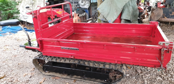 รถแทรคนั่งขับยกดั้มด้วยมือ รถแทรคนั่งขับยกดั้มด้วยมือ