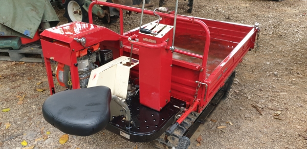 รถแทรคนั่งขับยกดั้มด้วยมือ รถแทรคนั่งขับยกดั้มด้วยมือ