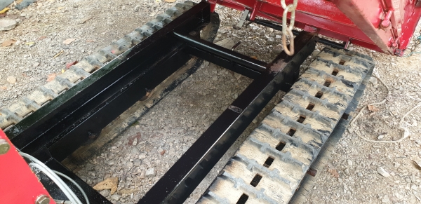 รถแทรคนั่งขับยกดั้มด้วยมือ รถแทรคนั่งขับยกดั้มด้วยมือ