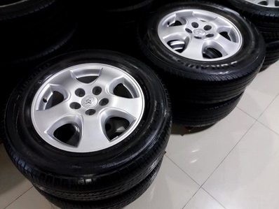 ปี16 ล้อสวยยางดี ไม่มีเบียดหรือถลอกไม่มีซ่อม ตจว จัดส่งฟรี -กดเข้า www.phongcar2481.com มีสินค้าอีก -โทร 092-567-7374 และ 091-816-4725 พี LINE: PC2481 -ตจว จัดส่งถึงบ้าน พร้อมหลักฐานจัดส่ง *********************