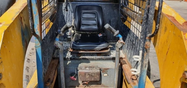 ขายด่วน175,000รถตักยกป๊อบแคทตักยก0.8ตันคิวยกสูง3เมตรรถขับเคลื่อน4ล้อระบบเกียทอกยางตัน4เส้นรถนอกเพื่งนำเข้ามายังไม่เคยใช้งานในเมืองไทยเลย=รุ่นใหม่ขายถูกๆๆรุ่นใหม่มือ 1 ของเมืองไทยเอกสารอินวอยล์เคื่องดีเซล4สูบยันม่าแรงประหยัด  0819891989หรั่งครับ