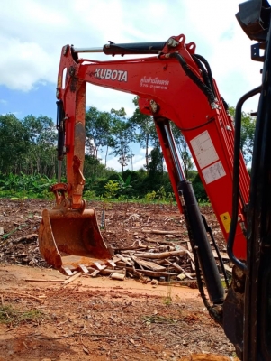 ขายขายดาวน์100,000 KUBOTA KX161-3 ไมล์25,00ชม.ผ่อน34,000x27=918,000