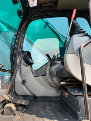 ขาย 1,280,000 บาท. KOBELCO  SK 200 YN 11 SUPER.  ทำงาน 13,xxx ชม เครื่องดี  ปั้มแรง  เอวแน่น ไฟฟ้าครบ  เฟรมสวย โช่ใหม่ 2 ข้าง ช่วงล่างเต็ม แอร์หนาว เอกสารแจ้งจำหน่าย  รถอยู่  นครปฐม โทร 0610710295  สนใจ รายการสินค้า อื่นๆ ที่ เว็ปไชค์ Truck2Hand https://w