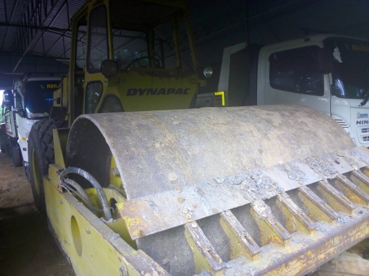 ขายรถบดDYNAPAC AC25PD 10ตันสั่นสะเทือนไม่มีเล่มทะเบียนราคา 350,000