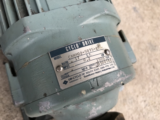 ขายมอเตอร์เกียร์ Cycro drive Sumitomo 0.2Kw. 380V อัตราทด 1:17 made in Japan เพลาออกประมาณ 82 รอบต่อนาที สภาพสวยเดิมๆ หมุนนิ่ม พร้อมใช้งาน มี 4ตัวครับ