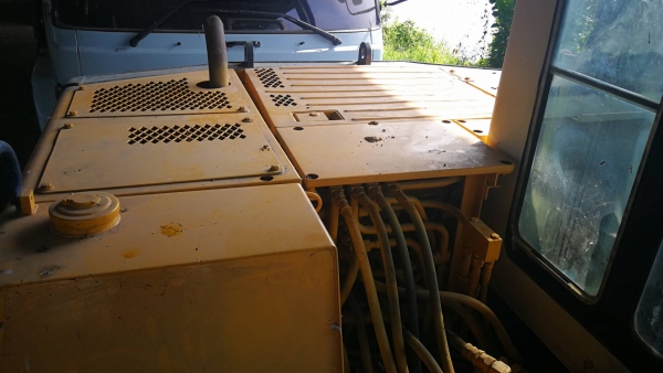 Komatsu Pc60-6 มีสองบุ้งกี๋ สวยเต็มทุกจุดเก็บสีใหม่ แอร์เย็น พร้อมใช้