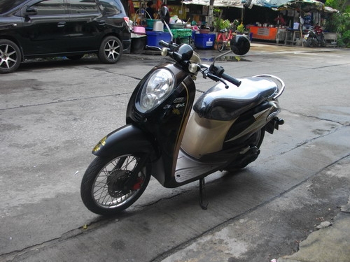 ขาย Honda Scoopy i หัวฉีด สวยเฉียบ เครื่องเดิมยอดเยี่ยม ราคา 18500 บาท ขาย Honda Scoopy i หัวฉีด สวยเฉียบ เครื่องเดิมยอดเยี่ยม ราคา 18500 บาท