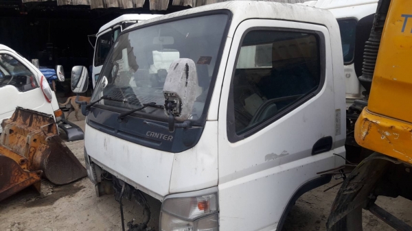 ขายหัวเก๋งMITSUBISHI - FE83BEA สำหรับรถบรรทุก 6 ล้อกลาง มีขาหน้า ขาหลัง กระปุกเกียร์ ฯสามารถนำไปดัดแปลงใส่กับรถบรรทุกรุ่นอื่นๆหรือแบบใกล้เคียงกันได้ สินค้าเดิมๆเก่านอก ยังไม่เคยใช้งานในไทย