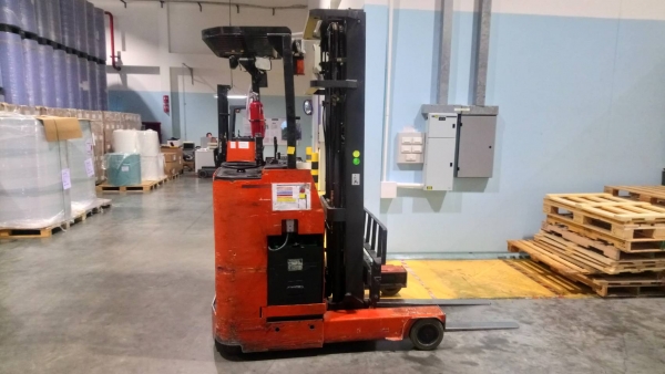 รถยกไฟฟ้านิสสัน น้ำหนักยก 1.50 ตัน เสาสูง 5.50 เมตร