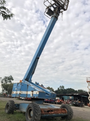 รถกระเช้า บูมยาว 14เมตร    ขายไม่แพง  ราคา 450,000 บาท เท่านั้น  จัดส่งได้ ยินดีรับบัตรเครดิต