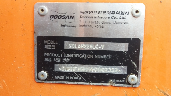 ขาย 695,000 DOOSAN SOLAR225LC-V ไฟฟ้าครบ  เครื่องดี ปั้มแรง เอวแน่น ช่วงล่างเต็ม รถสวยสภาพพร้อมใช้งาน เอกสารเล่มทะเบียน รถอยู่ กทม. 090-772-3710 090-772-3708
