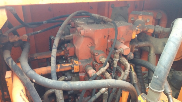 ขาย 695,000 DOOSAN SOLAR225LC-V ไฟฟ้าครบ  เครื่องดี ปั้มแรง เอวแน่น ช่วงล่างเต็ม รถสวยสภาพพร้อมใช้งาน เอกสารเล่มทะเบียน รถอยู่ กทม. 090-772-3710 090-772-3708