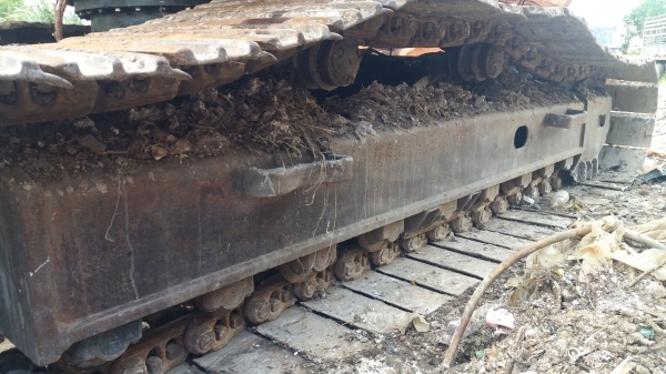 ขาย 695,000 DOOSAN SOLAR225LC-V ไฟฟ้าครบ  เครื่องดี ปั้มแรง เอวแน่น ช่วงล่างเต็ม รถสวยสภาพพร้อมใช้งาน เอกสารเล่มทะเบียน รถอยู่ กทม. 090-772-3710 090-772-3708