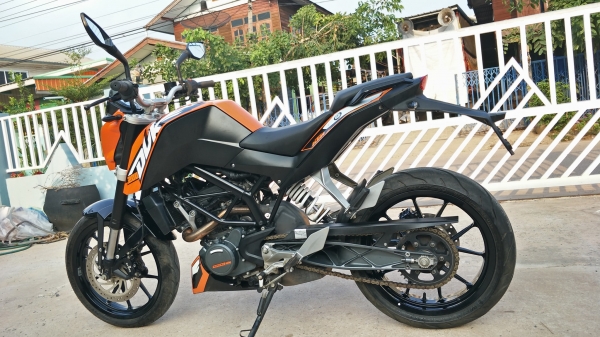 ขายครับ Duke200 รถศูนย์มือเดียวทะเบียนพร้อมโอน