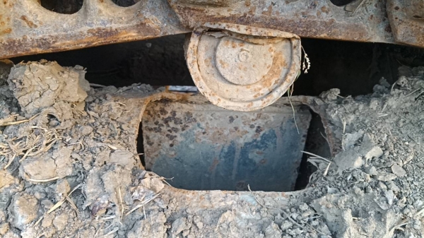 ขายรถแมคโค SK-100 รถเดิมๆไฟฟ้าครบ เอกสารชื้อขาย 600000 ต่อรองได้ รถออกห้างมือเดียว