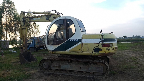 ขายรถแมคโค SK-100 รถเดิมๆไฟฟ้าครบ เอกสารชื้อขาย 600000 ต่อรองได้ รถออกห้างมือเดียว