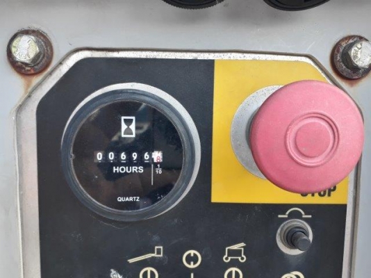 กระเช้าไฟฟ้า GENIE Z30-20N บูมพับ ยกสูง 9 เมตร มือสองญี่ปุ่น