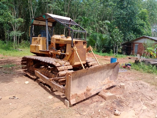 ขายรถแทรคเตอร์ KOMATSU D31P-16 ราคา 300000