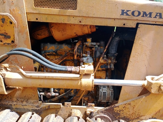 ขายรถแทรคเตอร์ KOMATSU D31P-16 ราคา 300000
