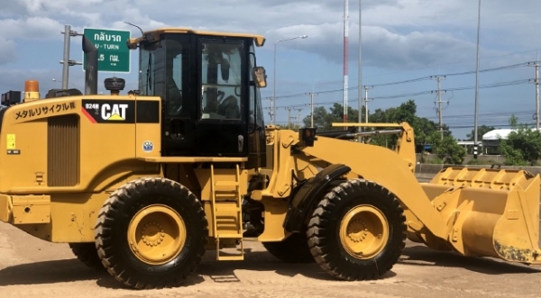 ขายรถตักล้อยาง CAT 924H แขนยาวพิเศษ นำเข้าเองจากญี่ปุ่น สภาพสวยพร้อมใช้ มีVDOการทำงานครับ