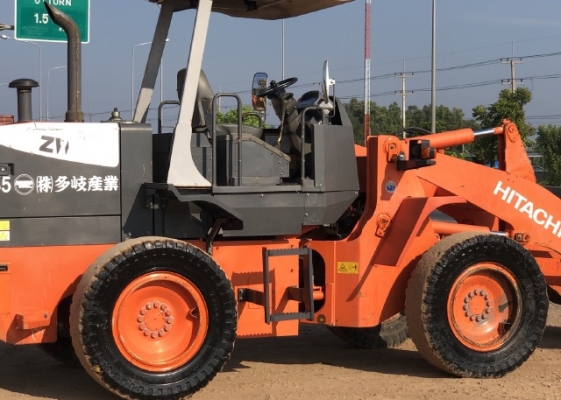 ขายรถตักล้อยาง HITACHI ZW100 ปี 2012 แขนยาวพิเศษ นำเข้าเองจากญี่ปุ่น สภาพสวยพร้อมใช้งาน มีVDOการทำงานครับ